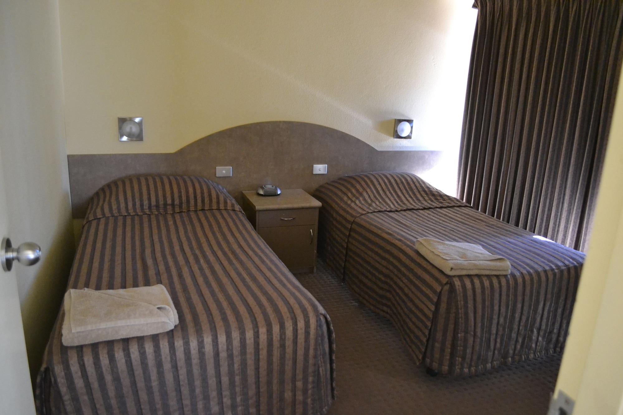 Hotel Yarrawonga Mulwala Golf Club Extérieur photo A typical motel room