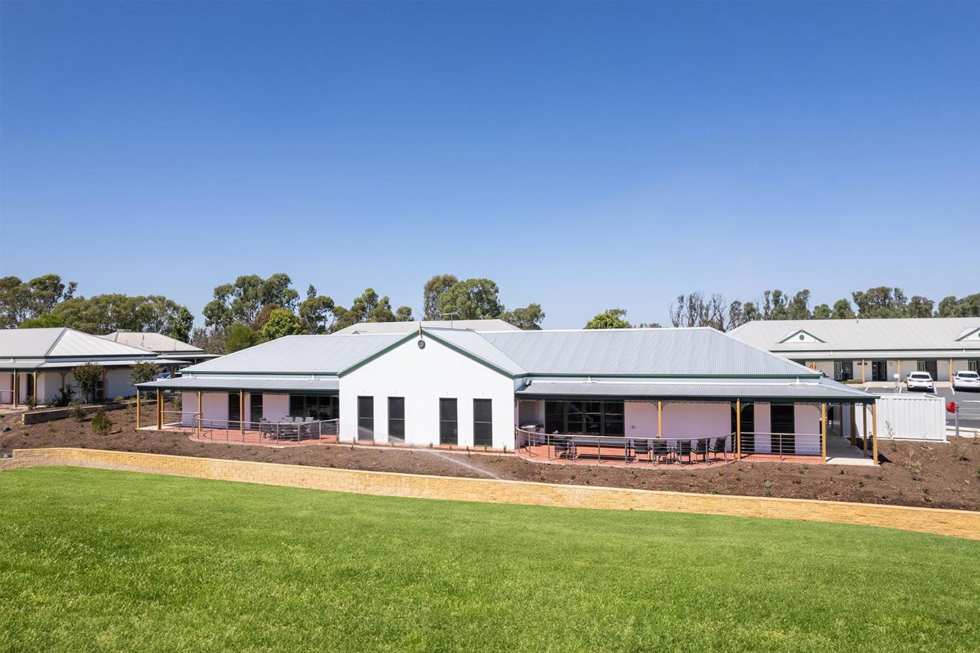 Hotel Yarrawonga Mulwala Golf Club Extérieur photo The new hospital at Wagga Wagga