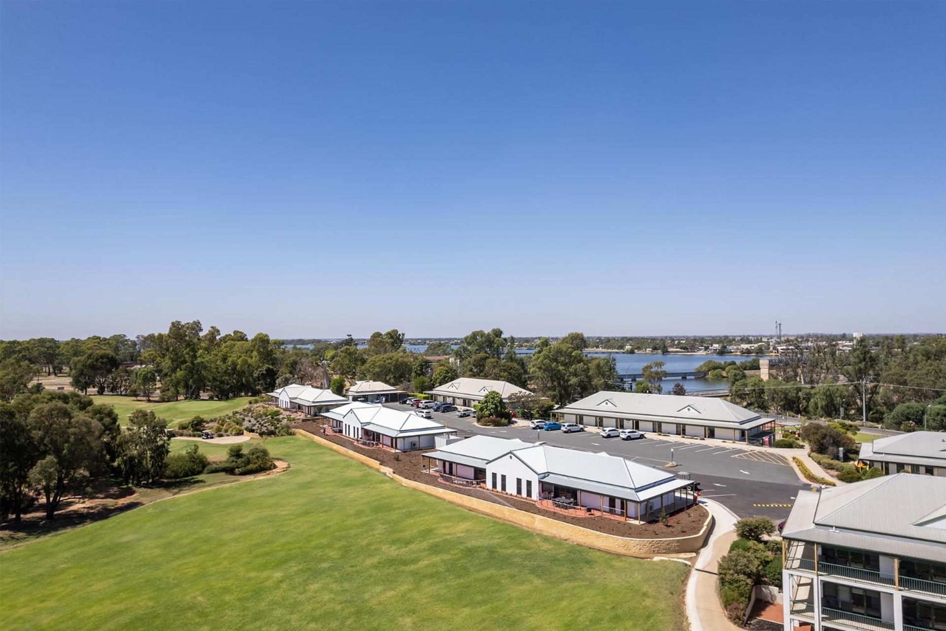 Hotel Yarrawonga Mulwala Golf Club Extérieur photo The Lakes College, 2017
