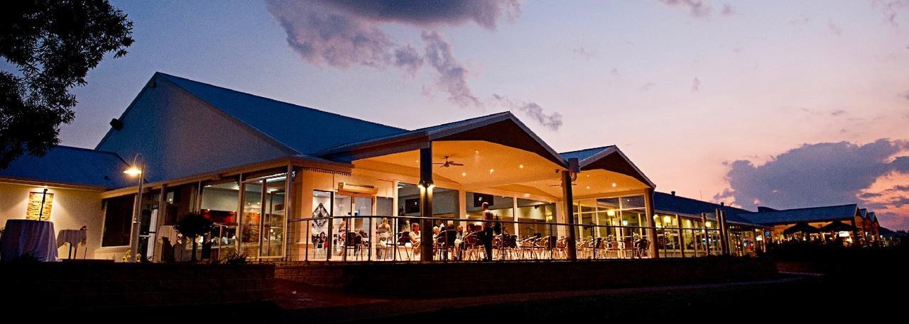 Hotel Yarrawonga Mulwala Golf Club Extérieur photo Clubhouse at the Port Lincoln Golf Club