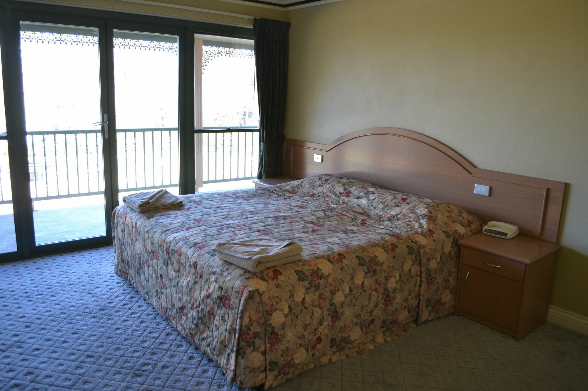 Hotel Yarrawonga Mulwala Golf Club Extérieur photo A bedroom